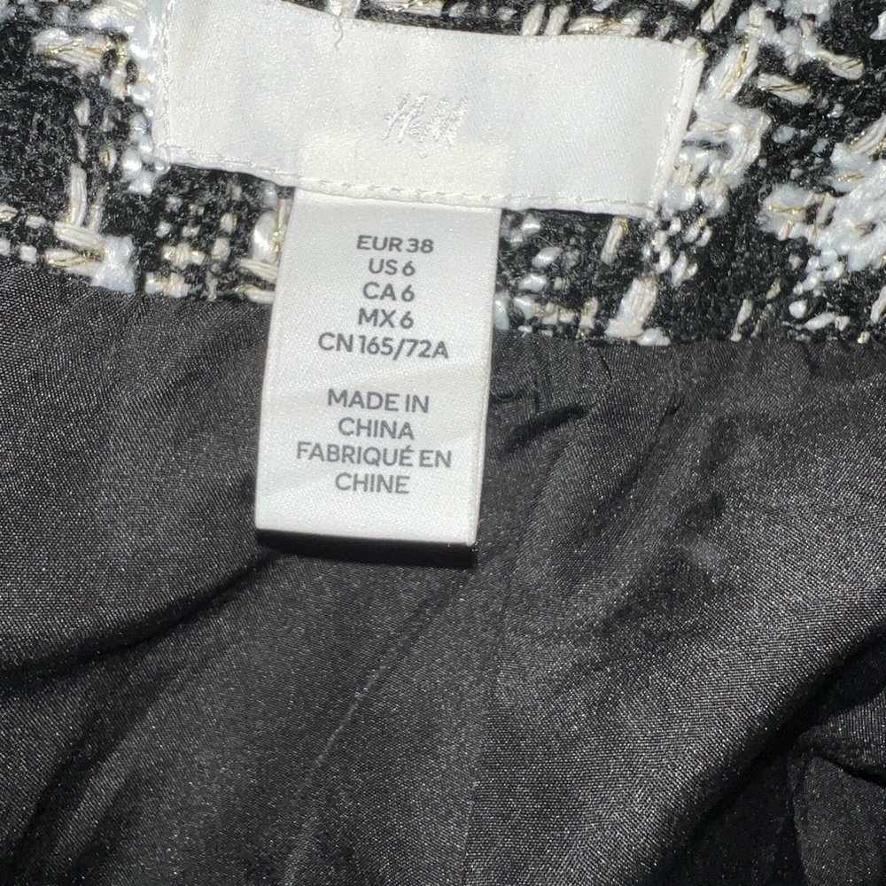 H&M Skirt - Picture 3 of 4